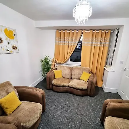 Holiday home Nc23, Setup For Your Amazing & Relaxed + Free Parking + Free Fast Wifi